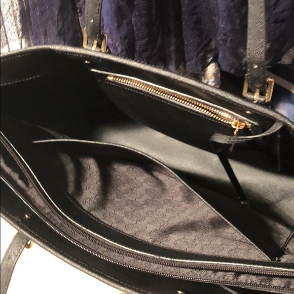 Michael Korea’s Jet Set purse - Picture 7 of 8